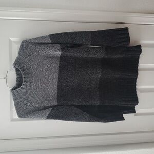 BENTLEY Vintage Women's Gray and Black Sweater